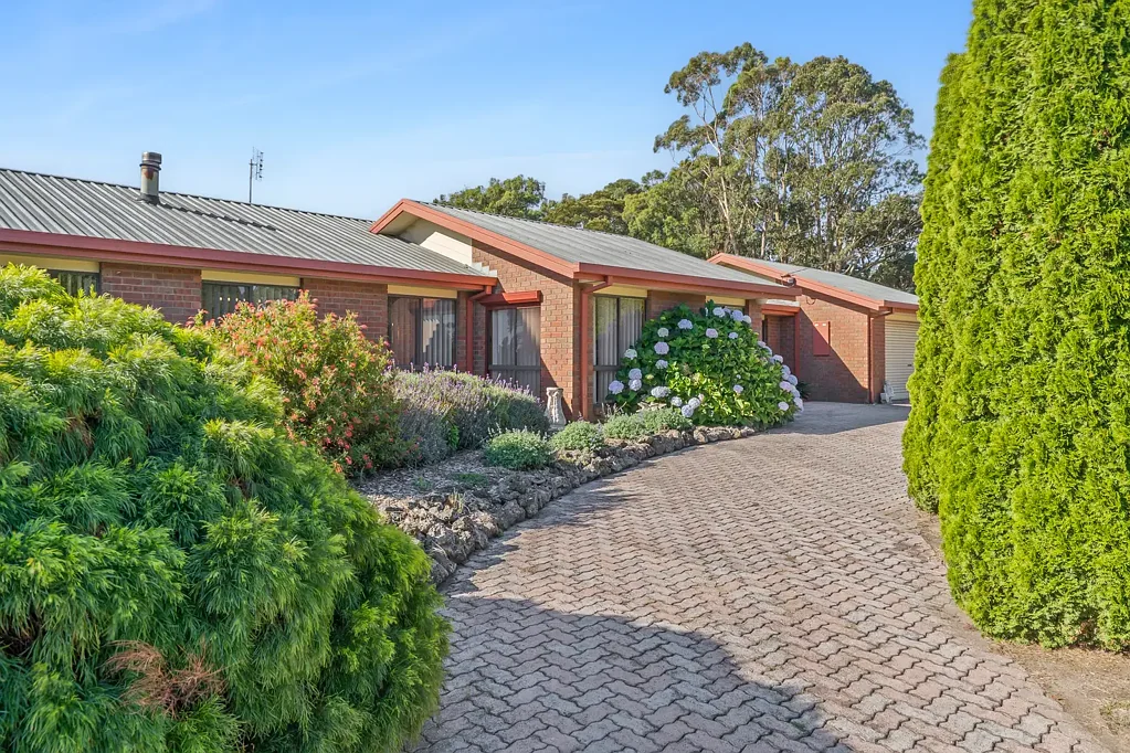 Timboon 3房  Classic family home on a large residential block