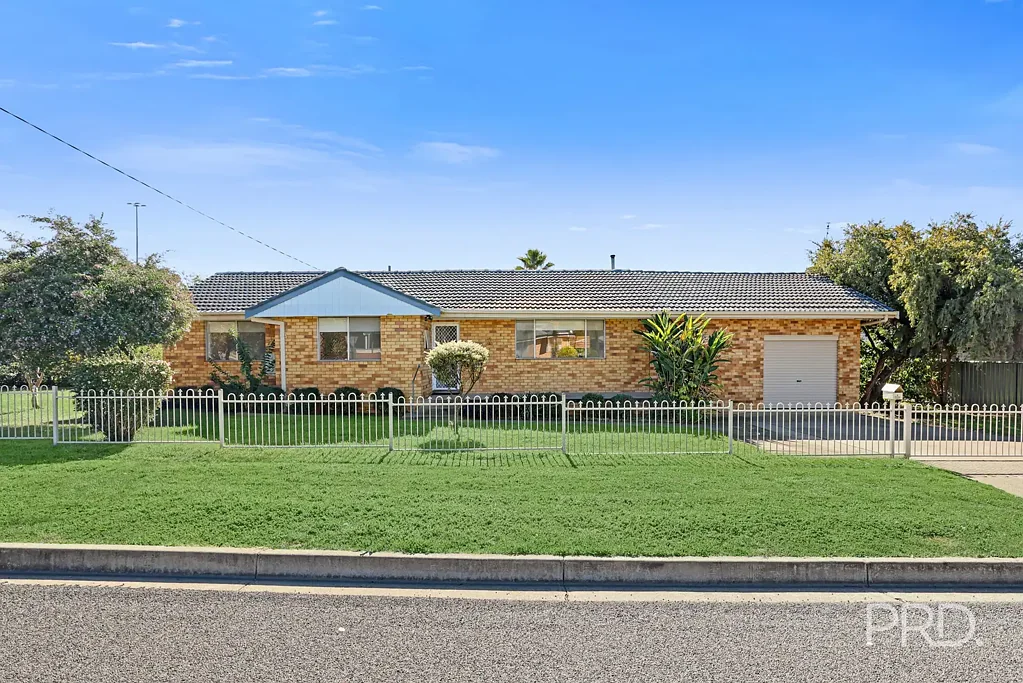 Tamworth 3 Slaapkamer Brick Home in Convenient Location