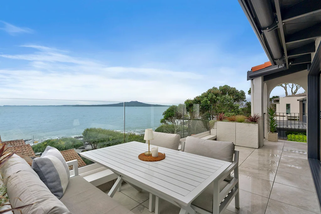 Takapuna 3Kwarto A masterclass in coastal living and design