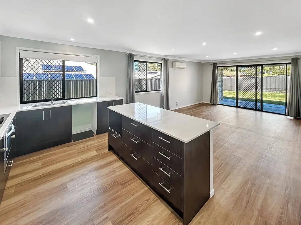 Esk Low-Set Brick Home Close to Town