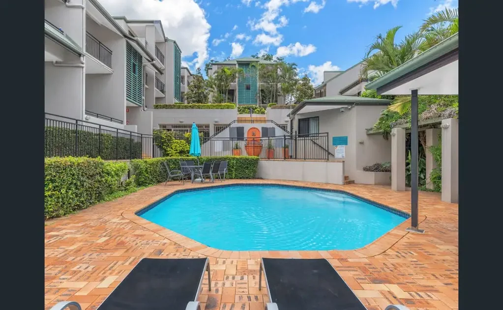 FULLY FURNISHED - AIR-CONDITIONED APARTMENT IN SPRING HILL!