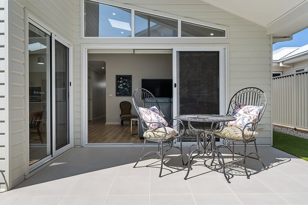 Lucas 2 Bedroom Quiet & Comfortable Living - Relax & Enjoy!