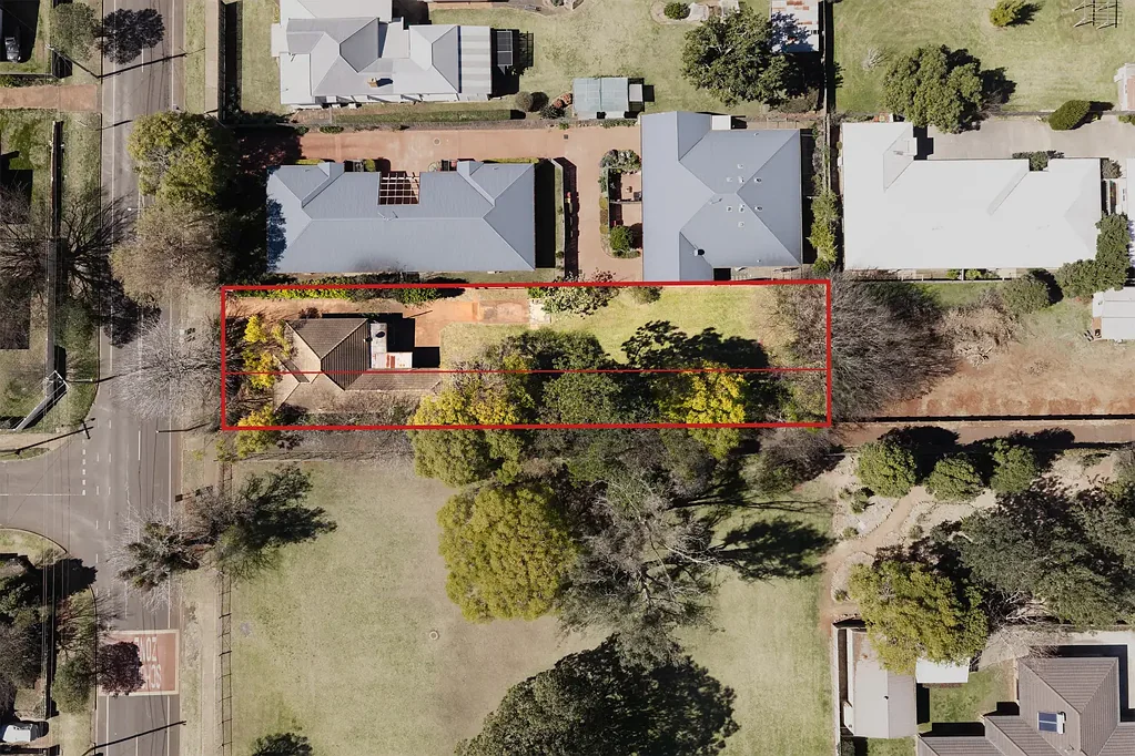 Harristown 4Habitaciones 4-Bedroom Home On Approx 1,191m2 in 2 Lots.