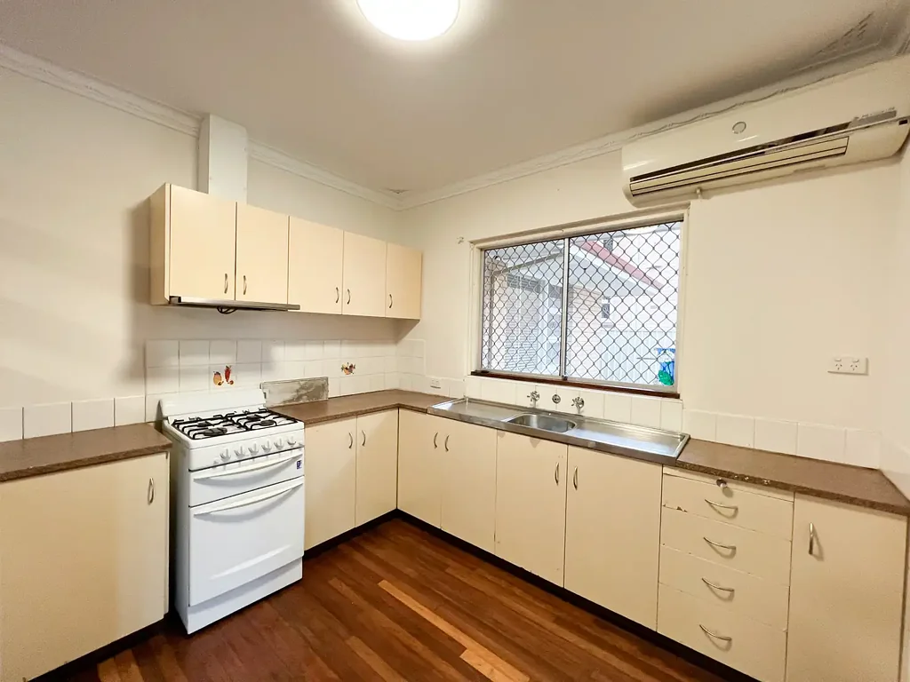 4x2x1 FAMILY HOME (+ STUDY)