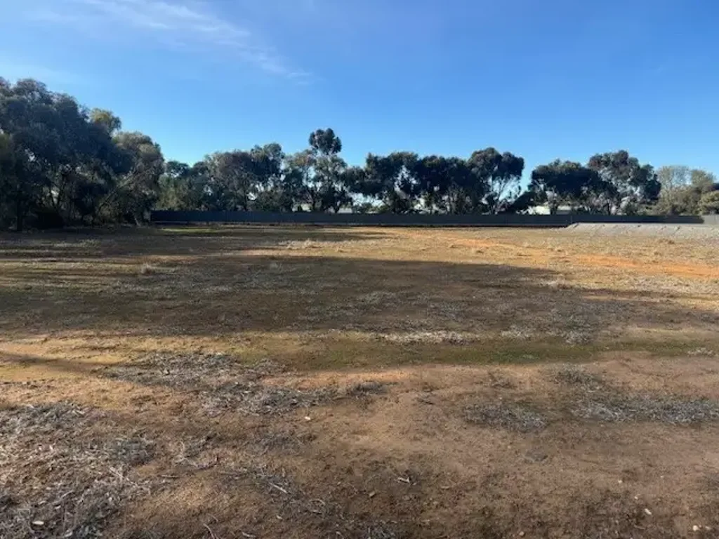 Charlton 1.26 ACRES (5114m2) 3 TITLES!! WATER, POWER, SEWERAGE, BUILDING PAD - READY TO GO