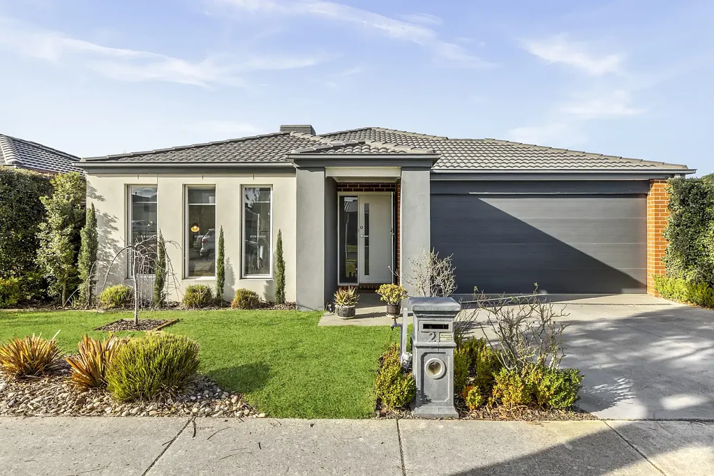 Mount Duneed 4 Bedroom Modern Family Living in the Heart of Mount Duneed