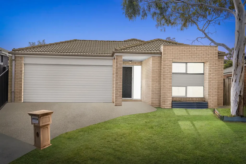 Charming 3-Bedroom Home with Modern Comforts & Stylish Outdoor Spaces!