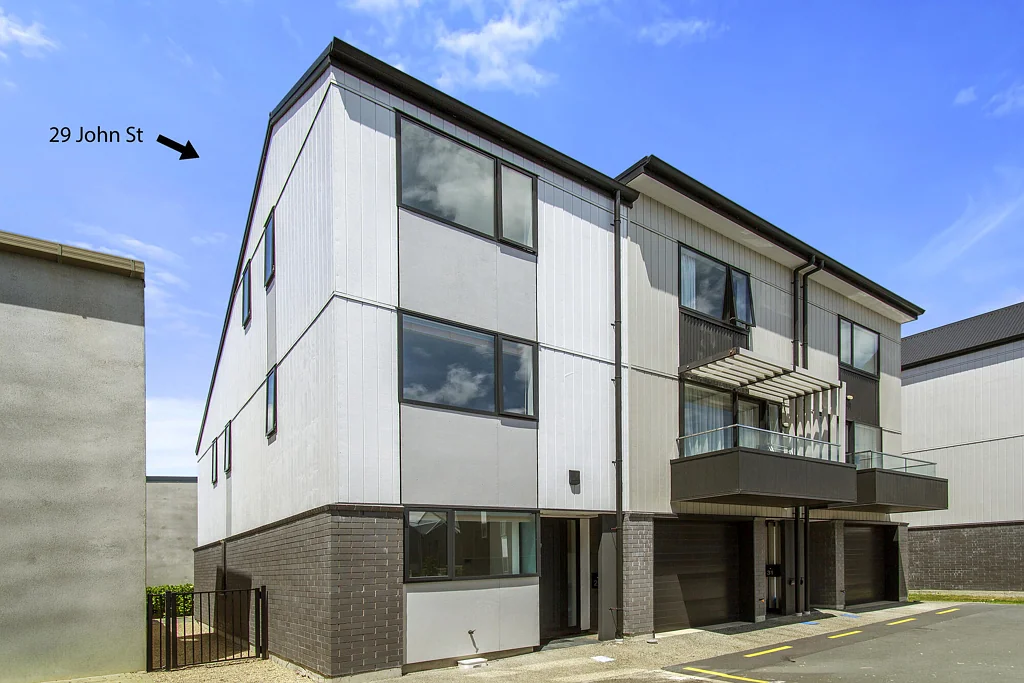 Petone 3غرفة نوم Modern Townhouse with Outdoor Living