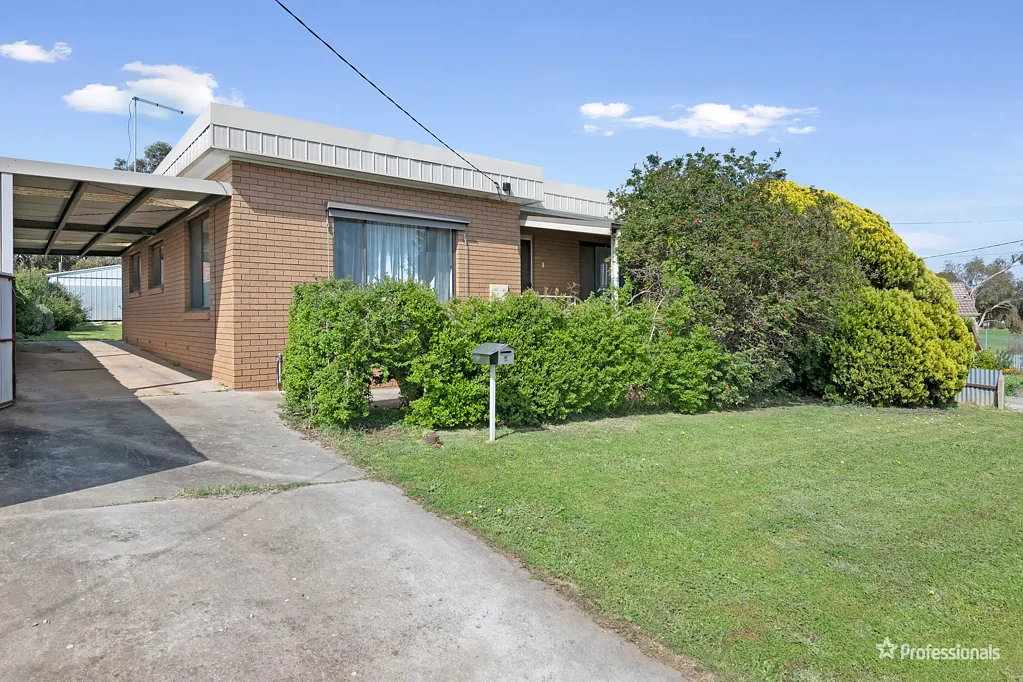 2 Hillview Avenue, Maryborough, VIC 3465