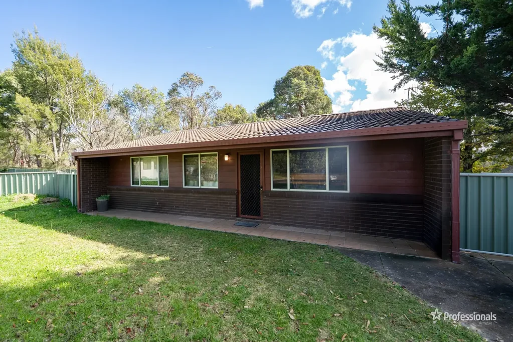 11 Bain Crescent, Armidale, NSW 2350