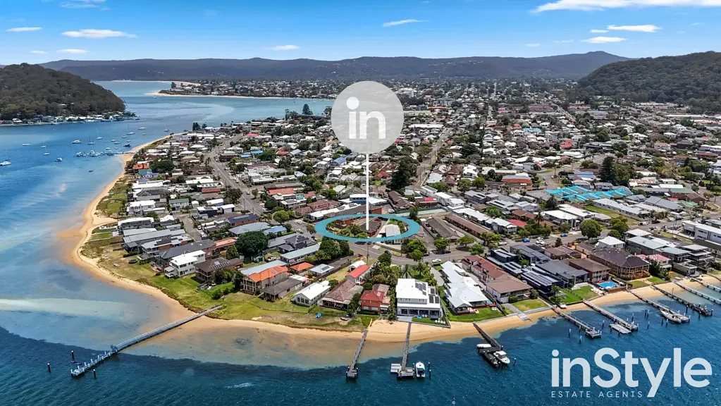 Booker Bay 6ห้องนอน The Ultimate Beachside Goldmine: Location, Income & Potential!