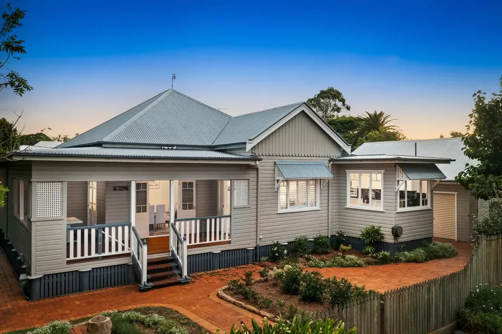 East Toowoomba 4ਬੈੱਡਰੂਮ Charming East Toowoomba Queenslander – Turnkey Luxury investment package or The Perfect Family Home