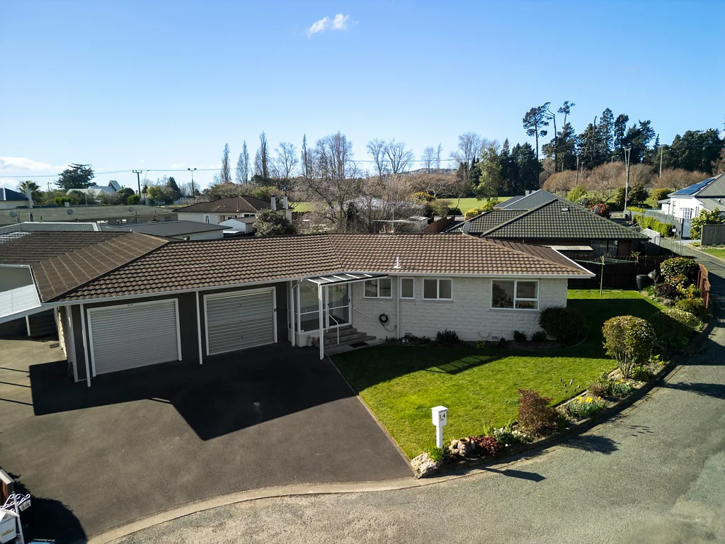 Stoke 2બેડરૂમ A Much-Loved Home, A Genuine Estate Sale