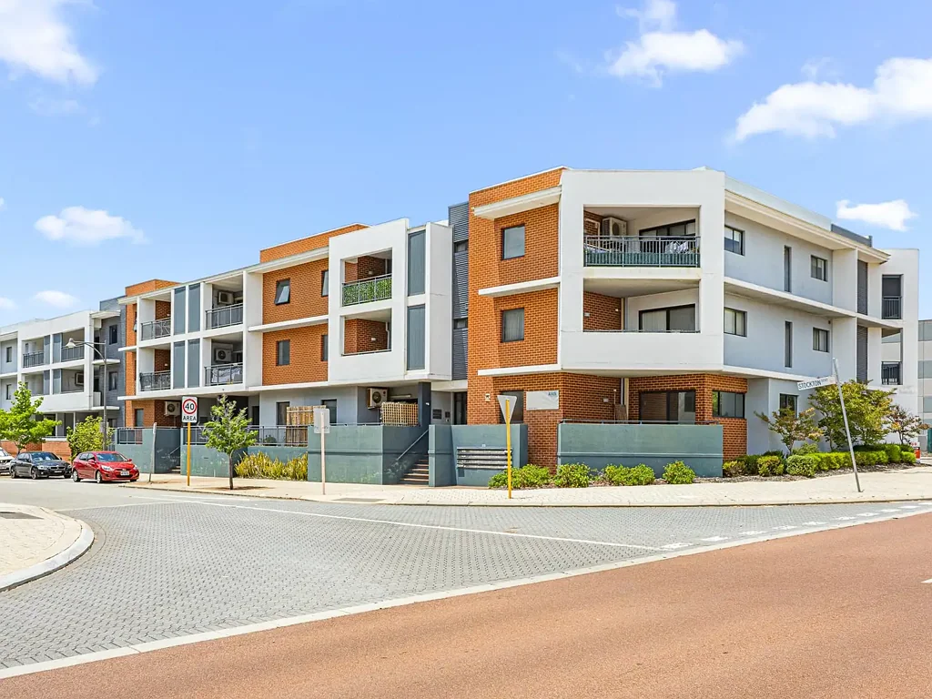 42/2 Stockton Bend, Cockburn Central, WA 6164