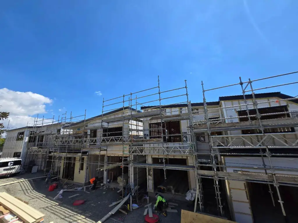 Bucklands Beach 5房  Macleans New 5 bedroom with completion in Apr 2025