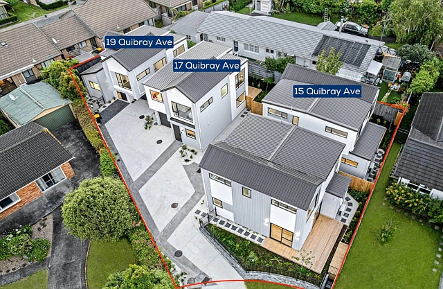 15,17&19 Quibray Place, Botany Downs, Manukau City