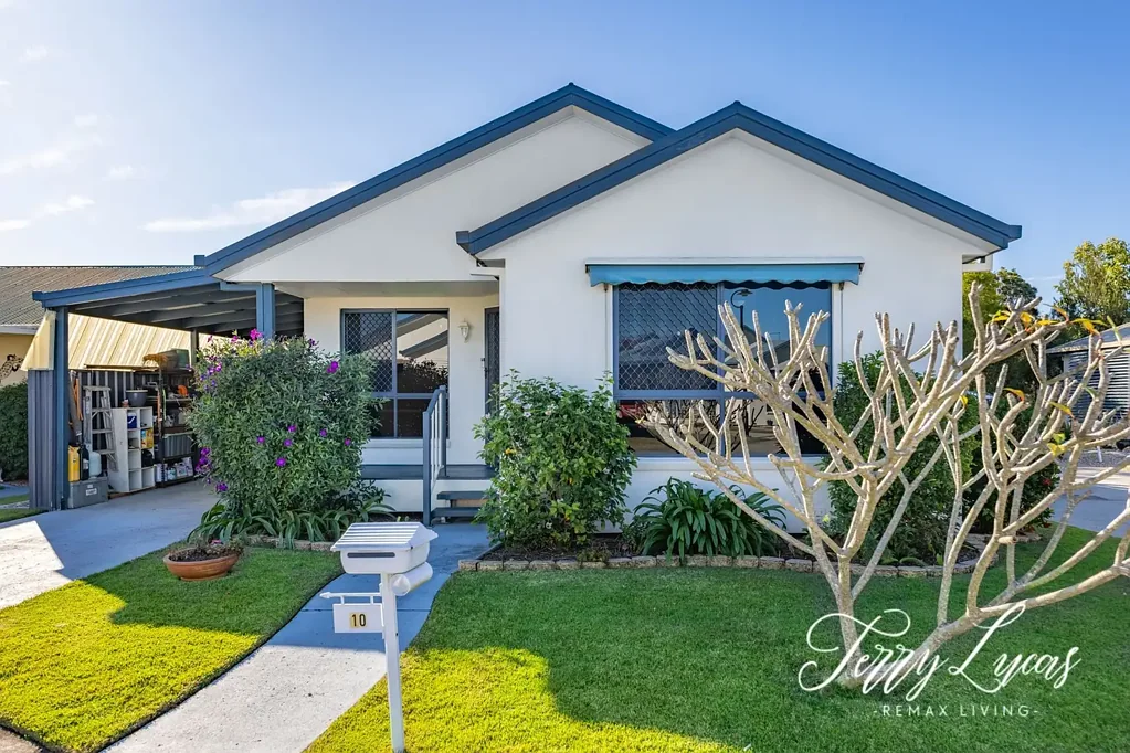 Burpengary 2ਬੈੱਡਰੂਮ BEAUTIFUL VILLA WITH PREMIUM DECK & PRIVATE VILLAGE POSITION!