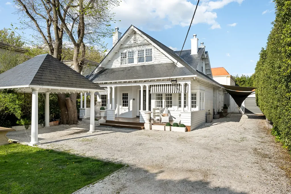 Brighton 4ਬੈੱਡਰੂਮ Designer Family Living with Poolside Entertaining