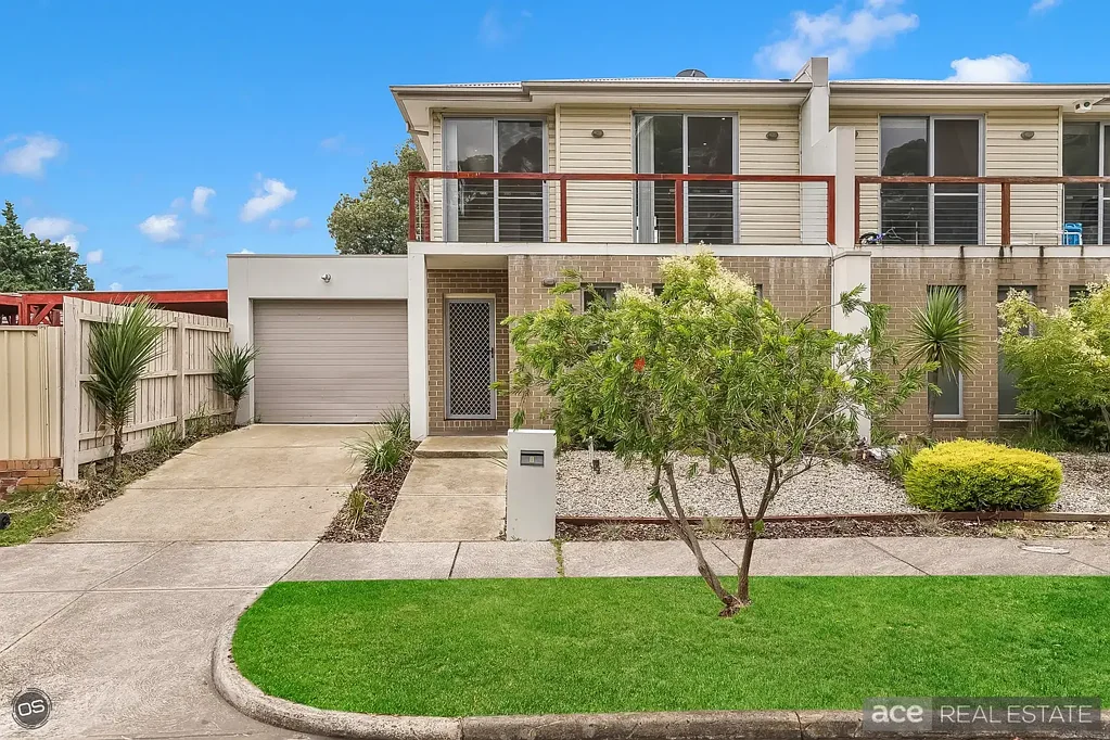 Laverton 3 Bedroom Premium Townhome in Prime Laverton Location