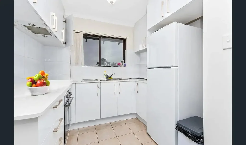 2 x 1 Top Floor Apartment