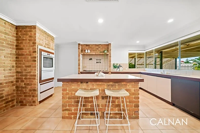 Kusina - 12 WITNEY PL, LEEMING WA 6149