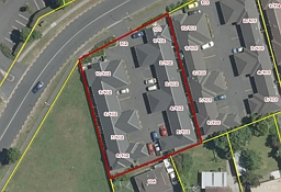 3/102 Old Farm Road, Hamilton East