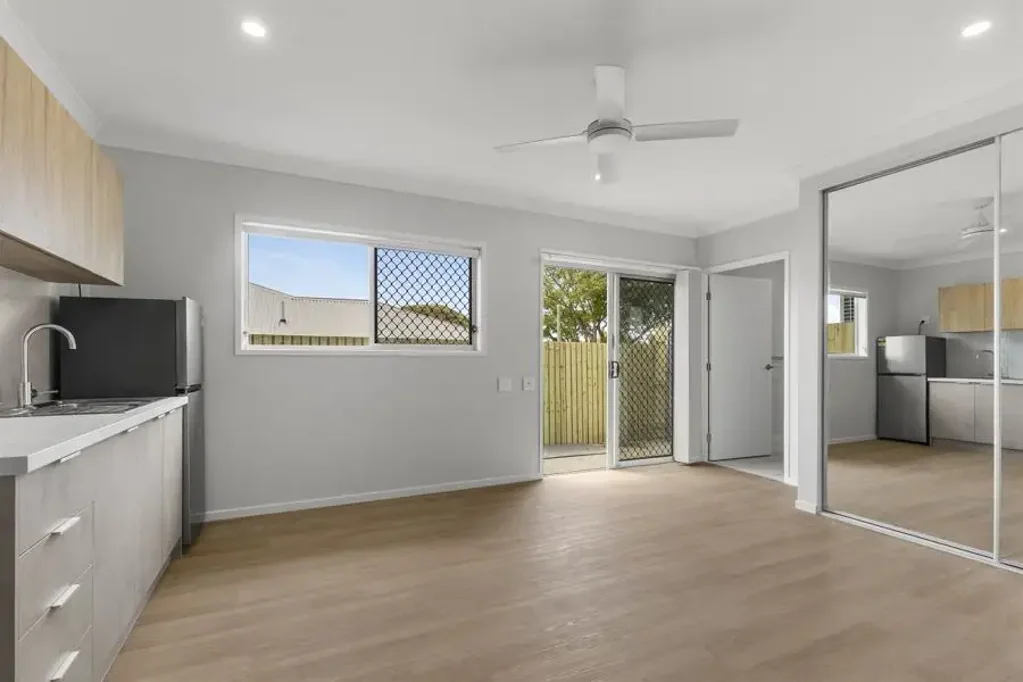BRAND NEW ASPLEY STUDIOS - SUPERB LOCATION