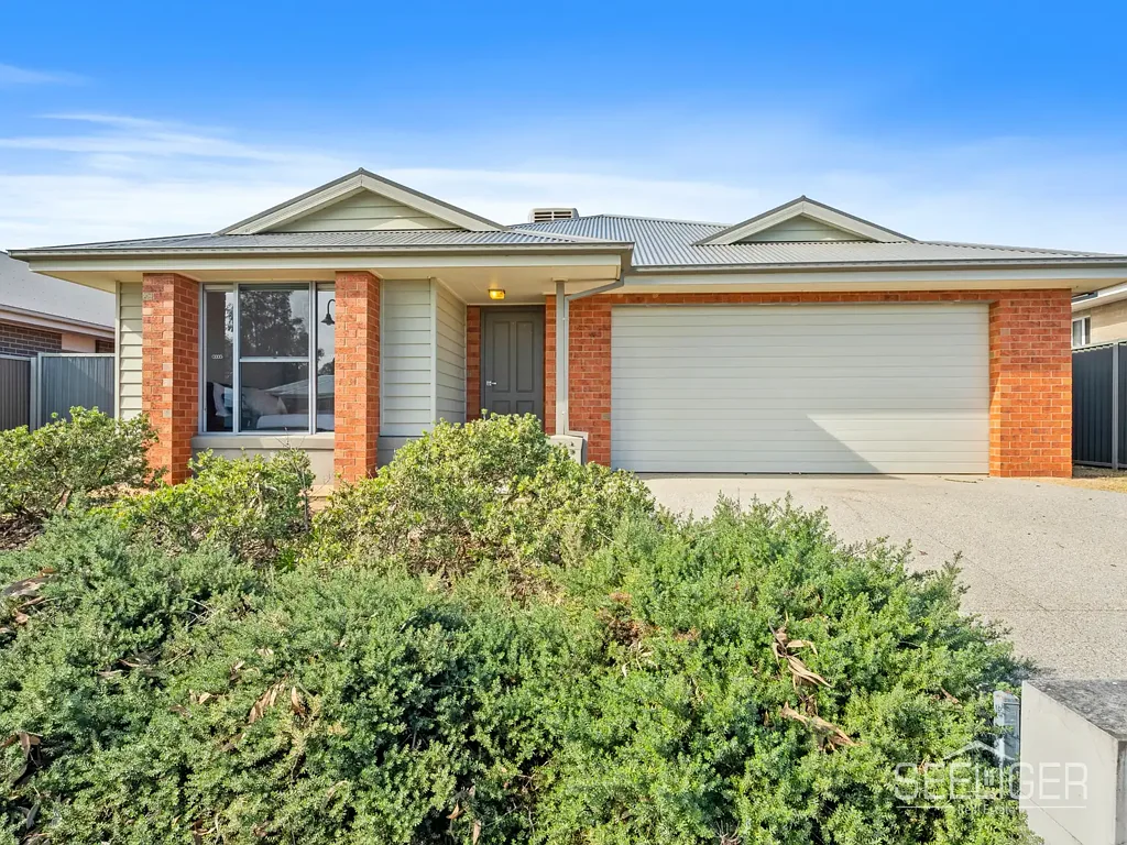 Yarrawonga 4બેડરૂમ Your Next Chapter Begins at 12 Coco Crescent
