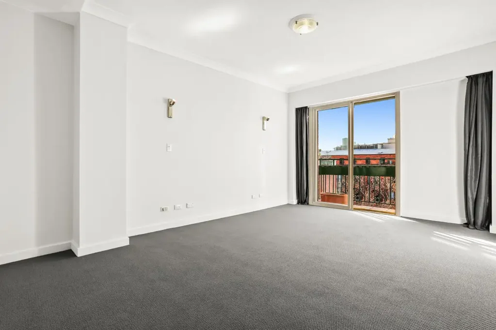4 Month Lease - Perfectly situated 1 bedroom with car sapce