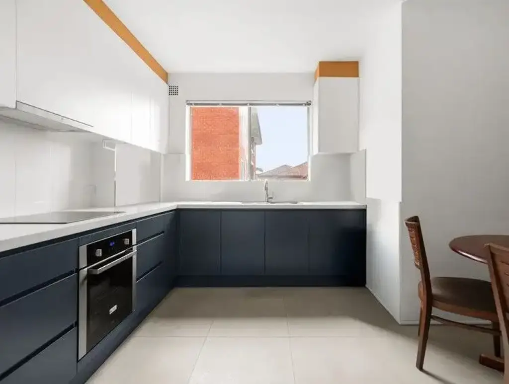 Modern two bedroom apartment in great location
