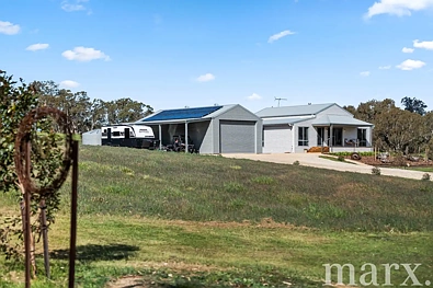 Flaxman Valley 4침실 Near-New Off-Grid Rural Lifestyle Property with stunning views