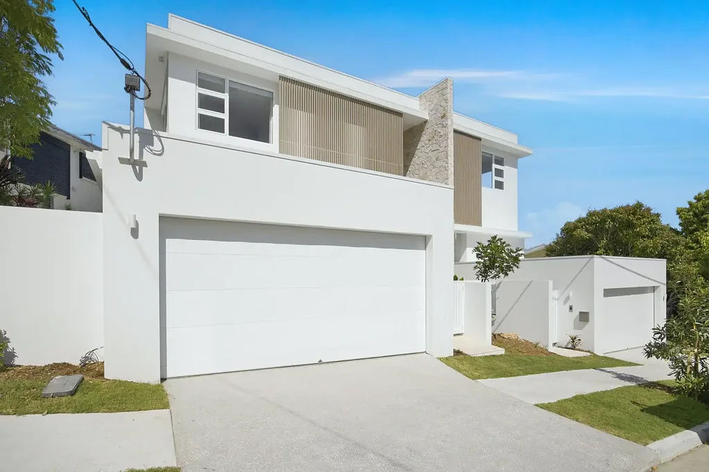 Prime Beachside Location! North Burleigh/Miami!