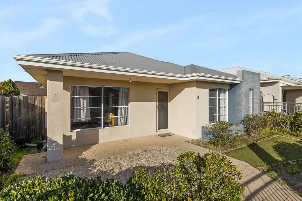 18 Birchmore Gardens, Ellenbrook, WA 6069