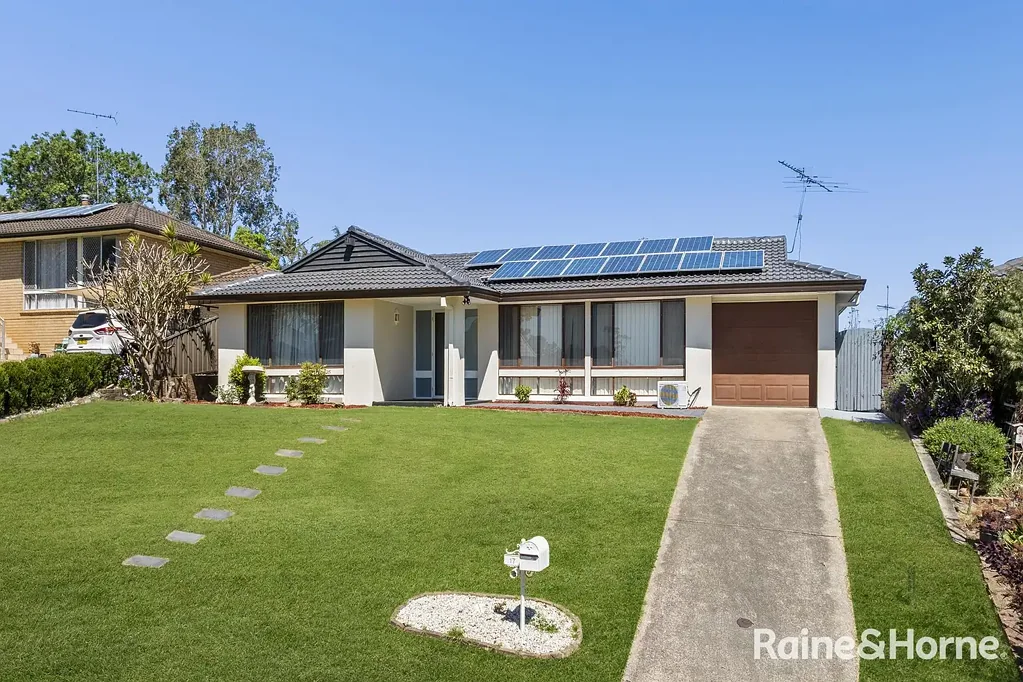 17 Athel Tree Crescent, Bradbury, NSW 2560