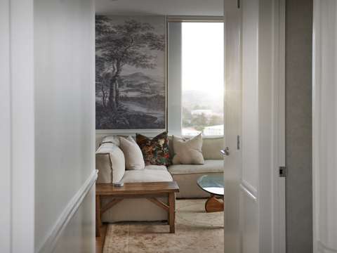 Henderson 2房  Luxury furnished Sub-Penthouse - Strong Returns
