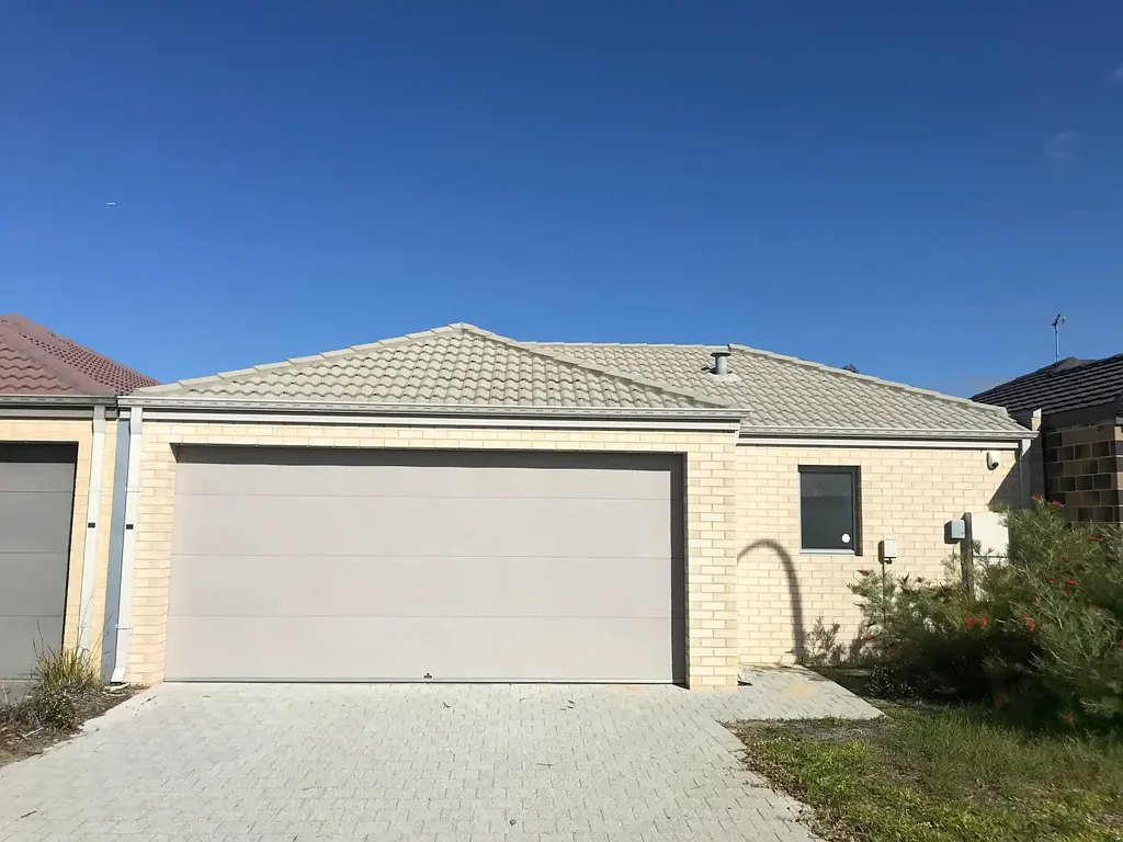 Spacious 4-Bedroom Home in Piara Waters