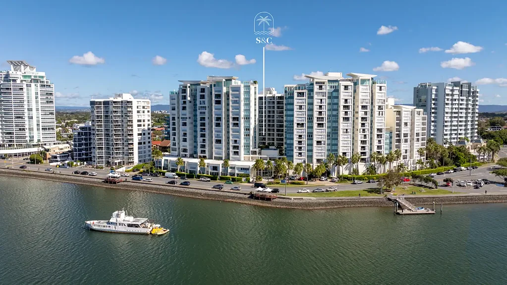 Labrador 2 Bedroom Sophisticated coastal living with stunning Broadwater views!