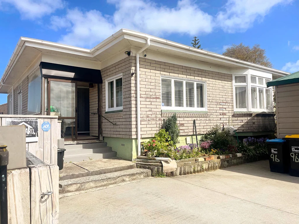 Te Awamutu 3બેડરૂમ Character, Comfort & Opportunity