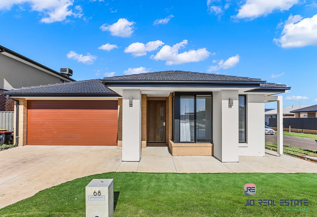 Cobblebank 4 Bedroom NORTH FACING MODERN AND SPACIOUS FAMILY HOME IN COBBLEBANK
