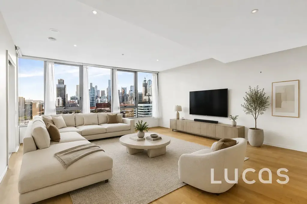 Spacious One bedroom with Stunning light