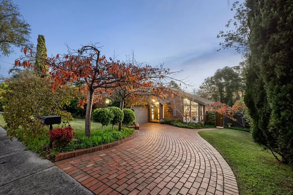 Ringwood 4બેડરૂમ A Family Sanctuary with Resort-Style Living, Moments from Yarra Valley Grammar
