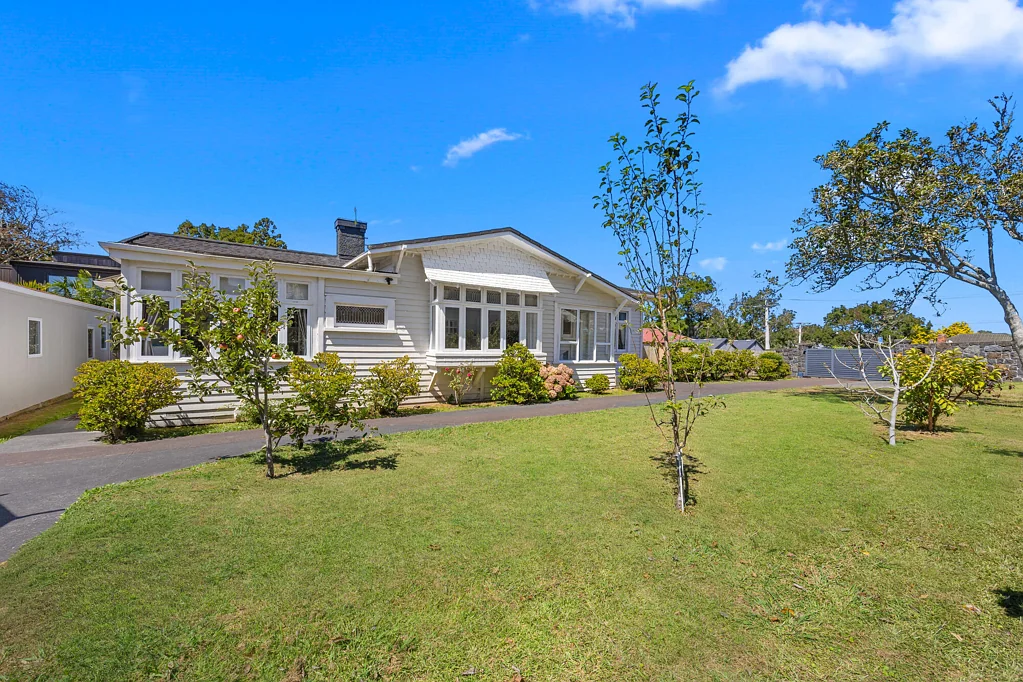 Remuera 4ห้องนอน A Blue-Chip Canvas Awaits