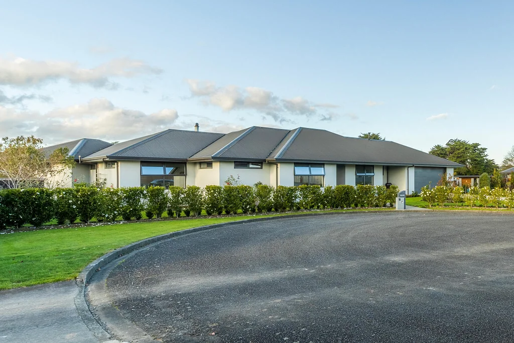 Marton 4chambre Why Build - Executive Living at its finest!