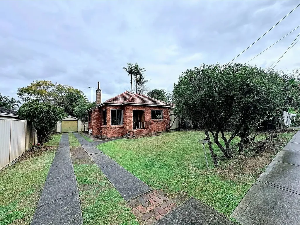 Freshly Painted & Ideally Located Family Home