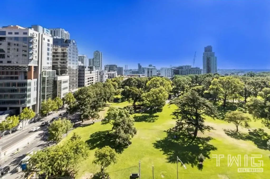 Spacious Apartment with Park Views - Unfurnished