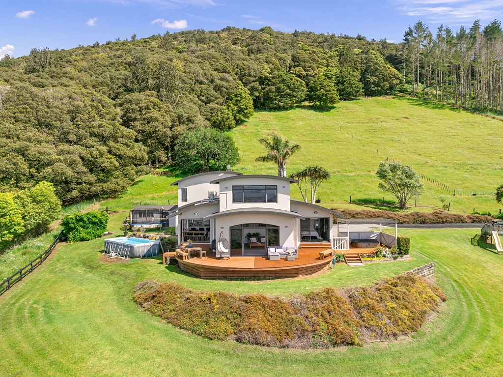 Maungatapere 4ਬੈੱਡਰੂਮ Stunning Property with Subdivision Potential