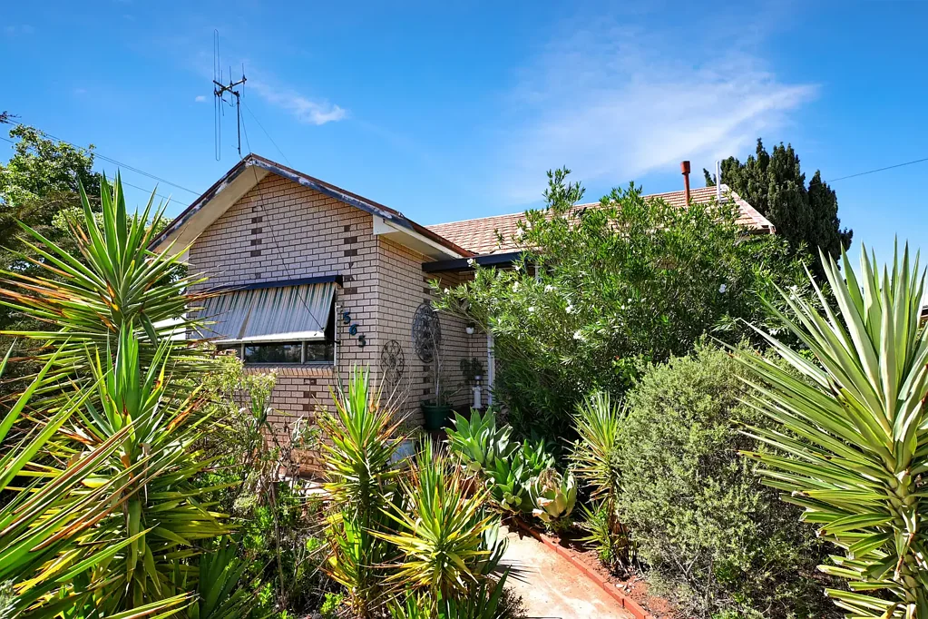 Broken Hill 3બેડરૂમ LEASED FOR $240 PER WEEK