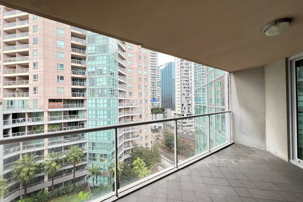 SPACIOUS ONE BEDROOM PLUS STUDY WITH LARGE BALCONY