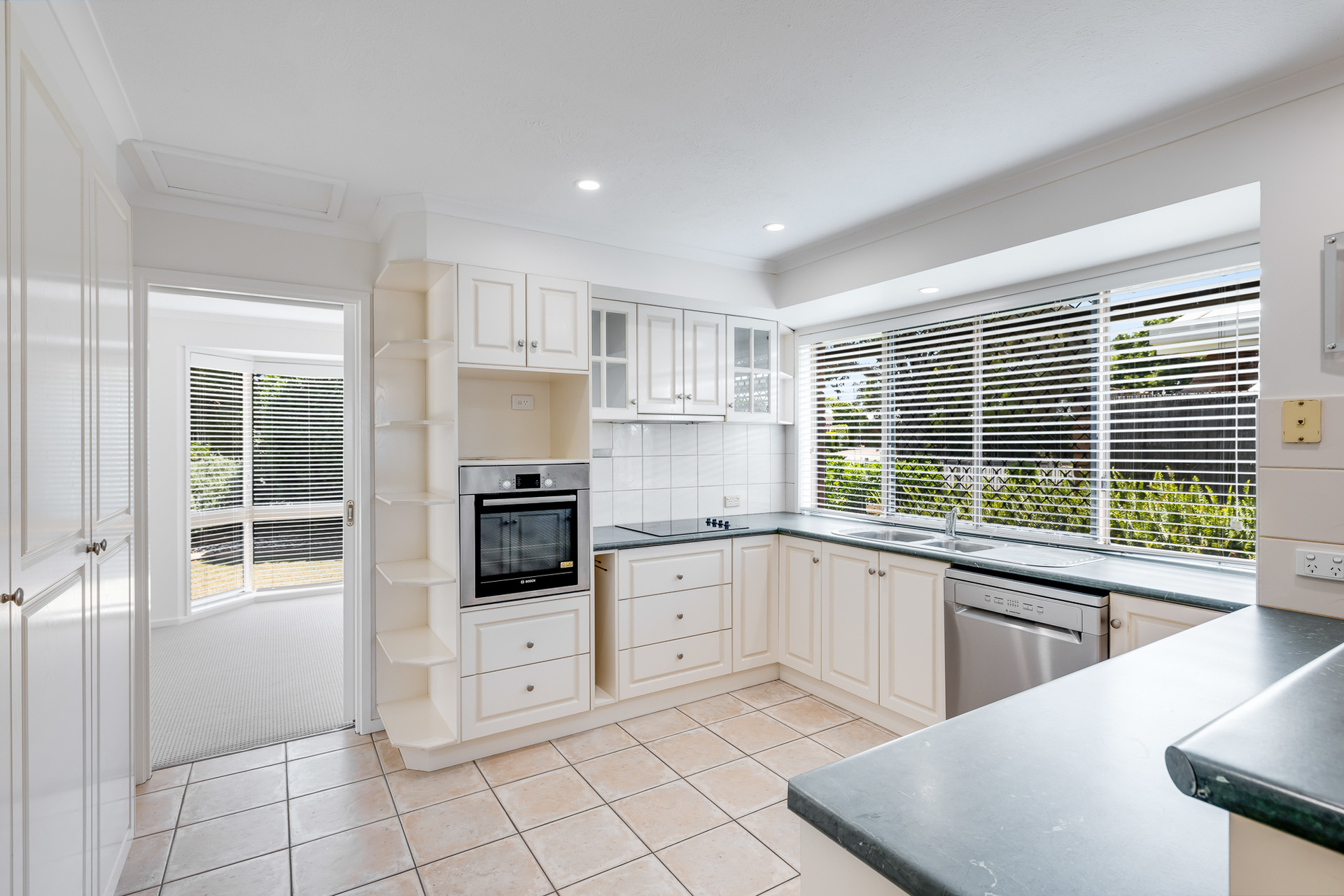 8 QANTAS CT, WILSONTON QLD 4350, 0 habitaciones, 0 baños, House