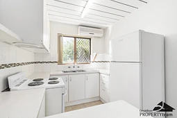 4/125 Railway Street, Bluff Point